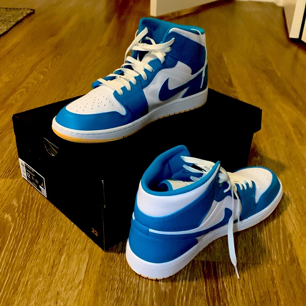 Air Jordan 1 Mid Aquatone (WITH BOX)